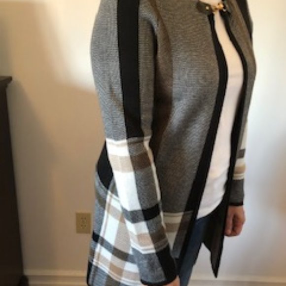 Sweater - Picture 2 of 5